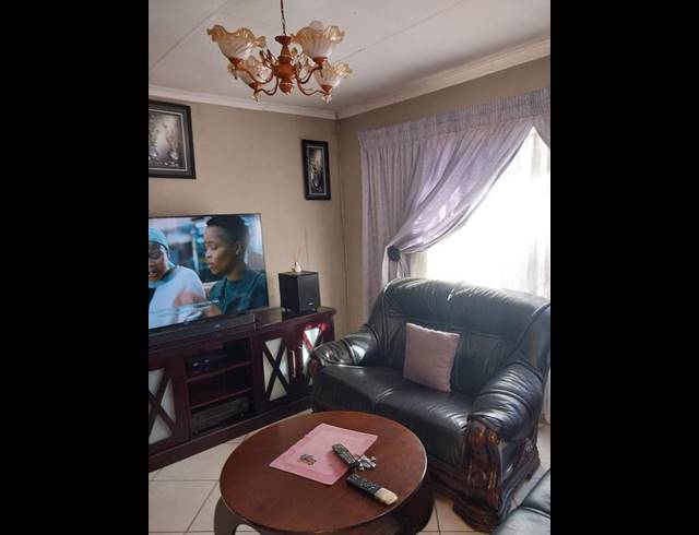 3 BEDROOM HOUSE FOR SALE IN SOSHANGUVE VV